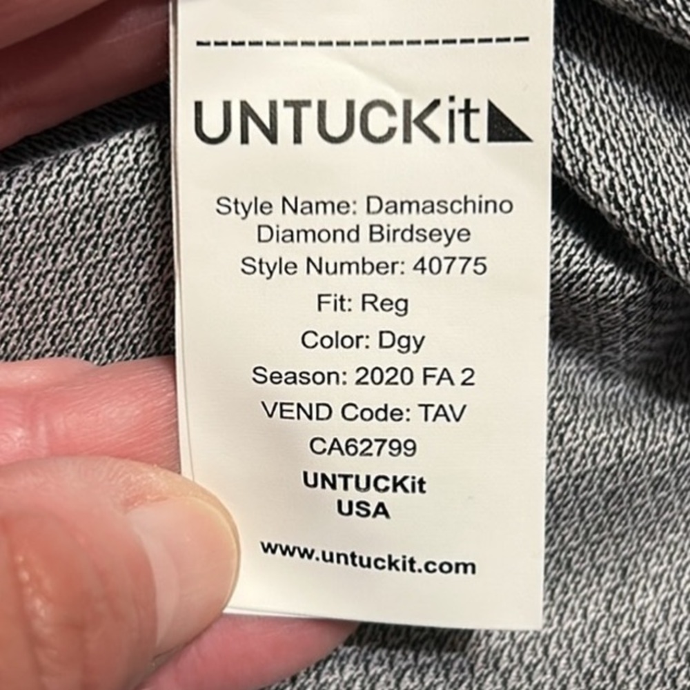 UNTUCKit Men's Medium Long Sleeve Shirt Wrinkle-Free Cotton Button Down Black
BB - Picture 6 of 16